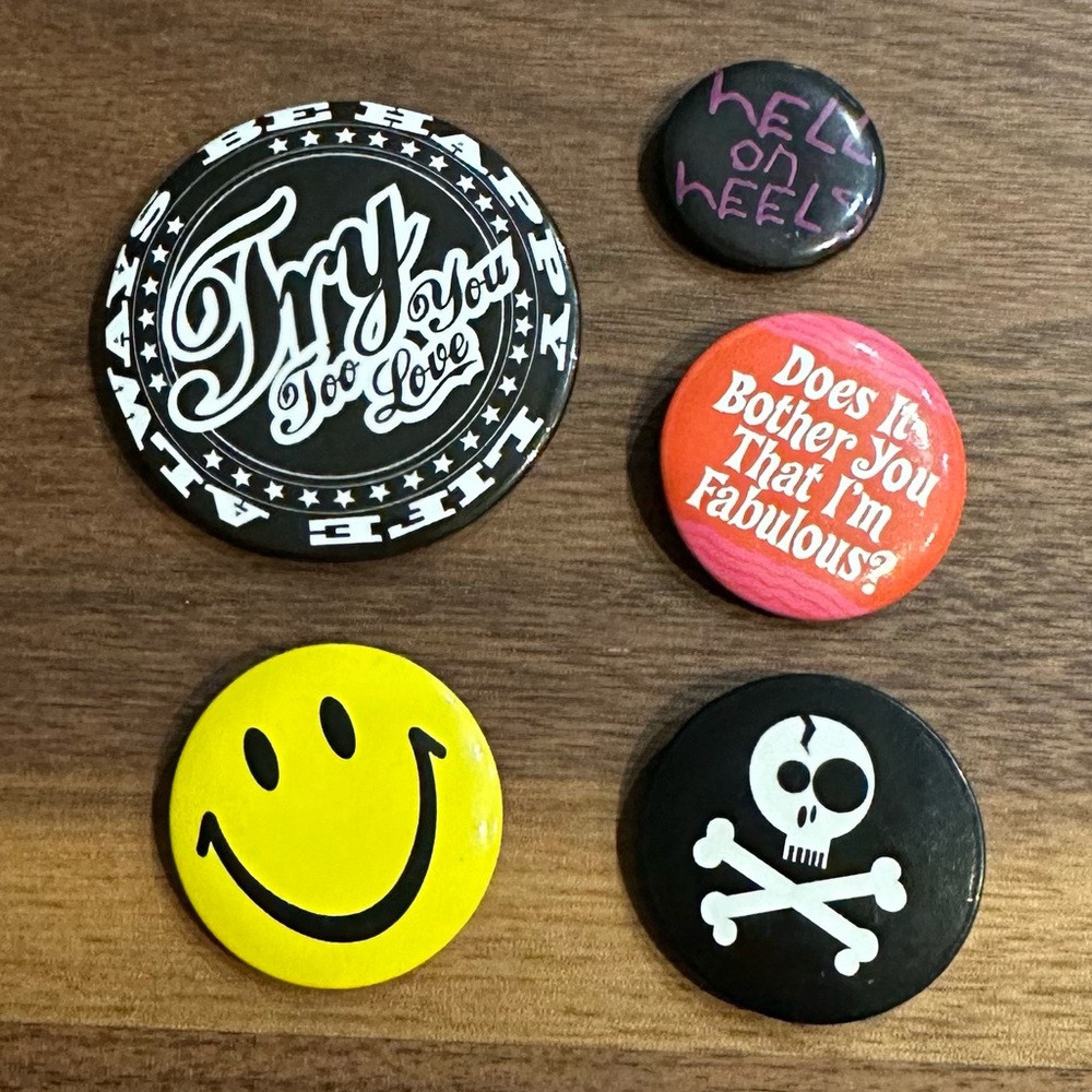 Set of 5 pins from Japan
